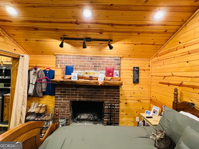 $179,000 | 722 Floyd Springs Road Northeast, Armuchee, GA 30105