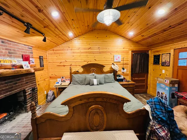 $179,000 | 722 Floyd Springs Road Northeast, Armuchee, GA 30105