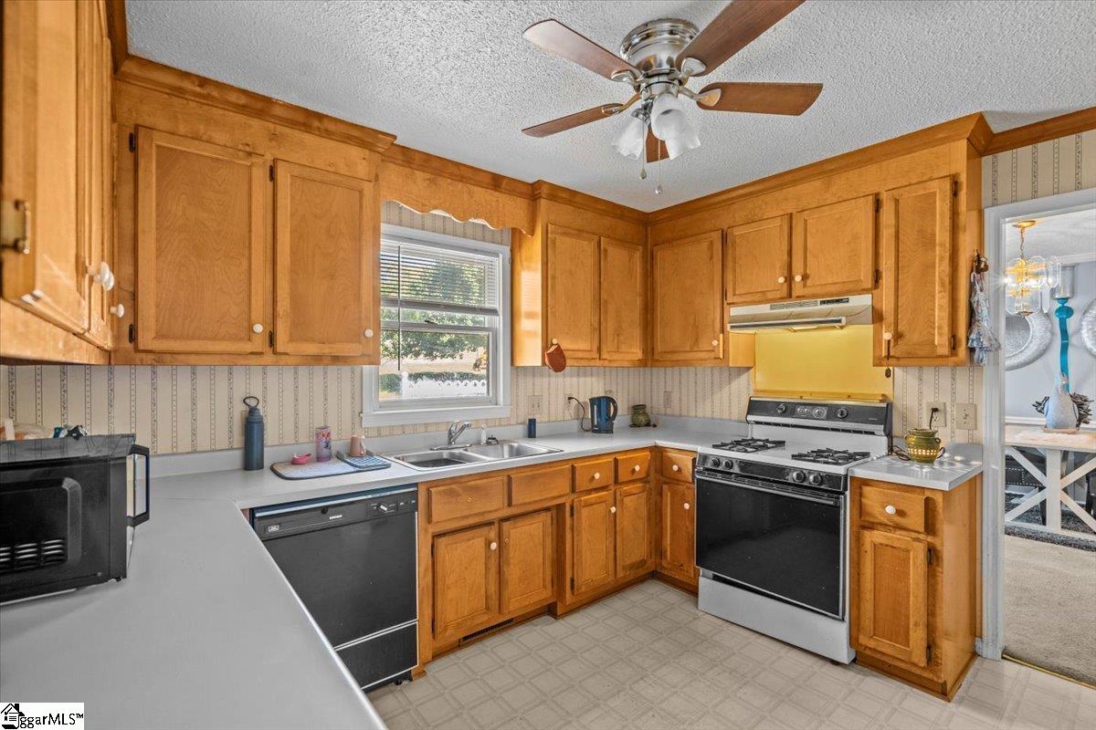 102 Spring Meadow Road Simpsonville, SC 29680 - Photo 10 of 21