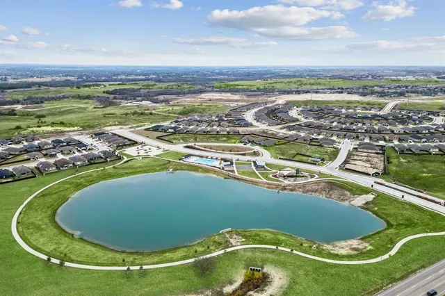 $360,000 | 262 Lunayena Road, Rhome, TX 76078