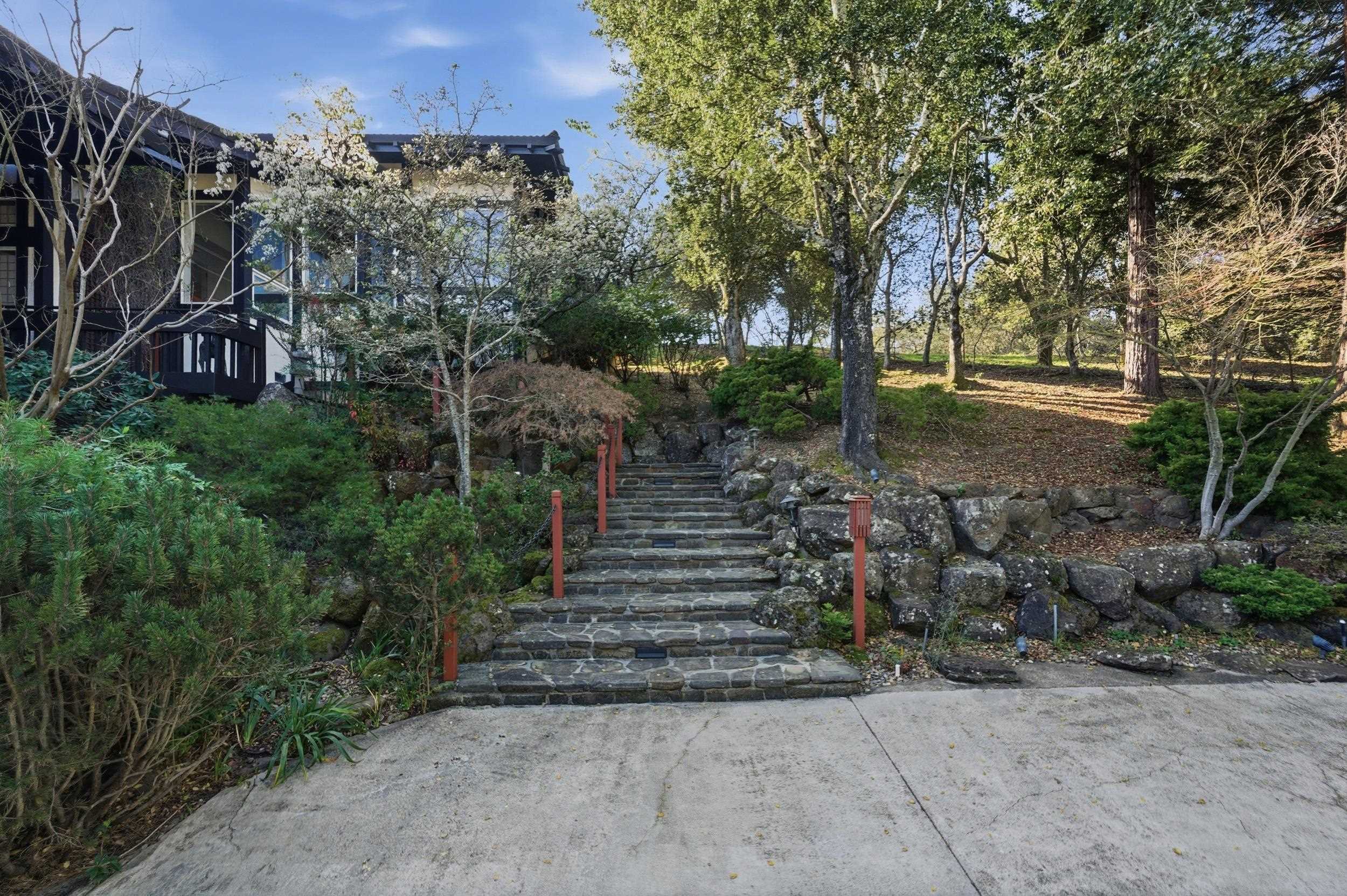 271 Monte Vista Ridge Road Orinda, CA 94563 - Photo 33 of 59 View of yard with stairway