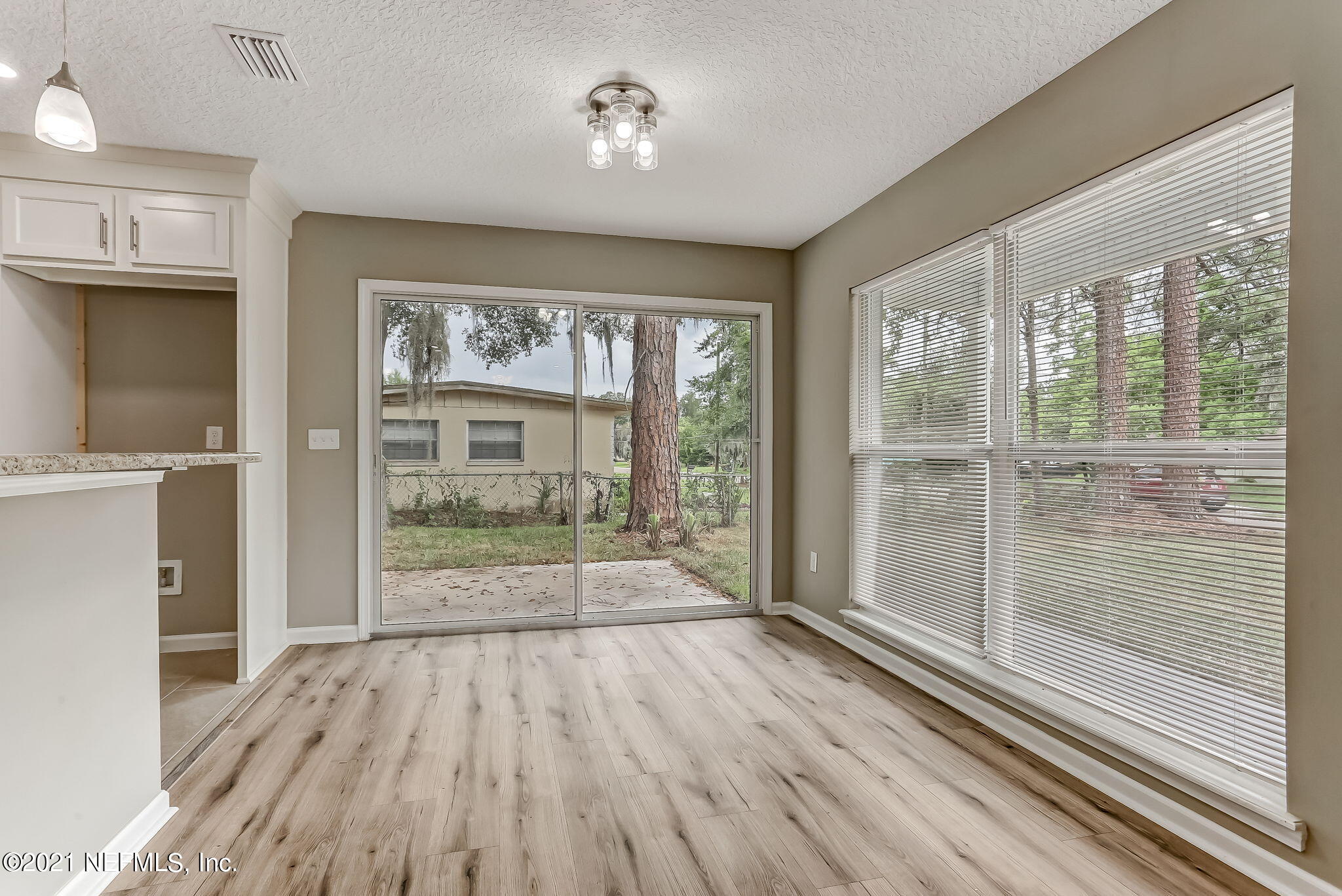 8539 Bermuda Road Jacksonville, FL 32208 - Photo 15 of 48 Dining Room 2