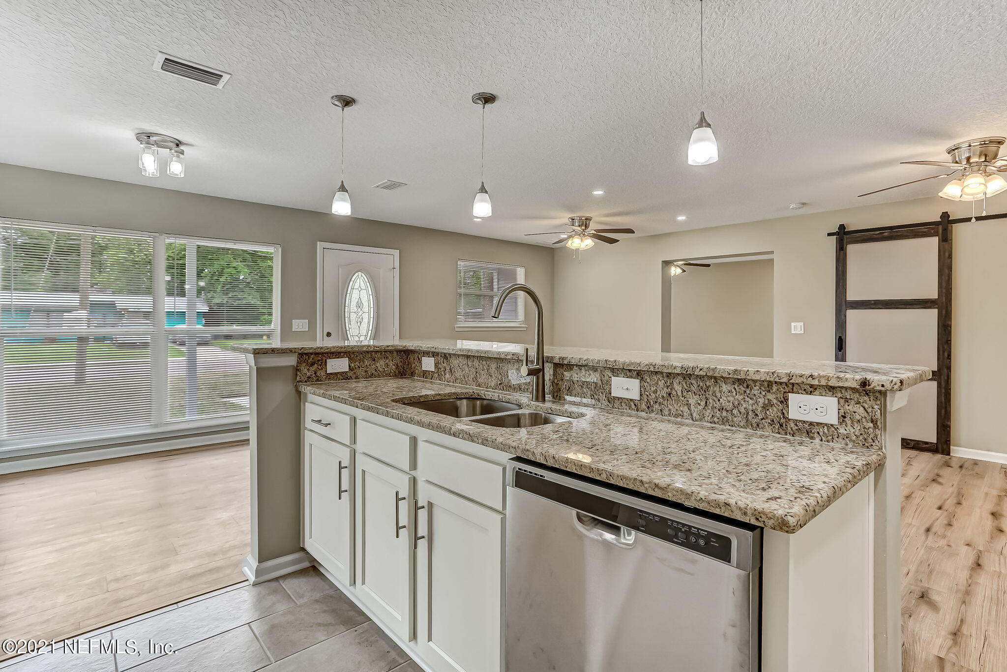8539 Bermuda Road Jacksonville, FL 32208 - Photo 20 of 48 Granite Counters