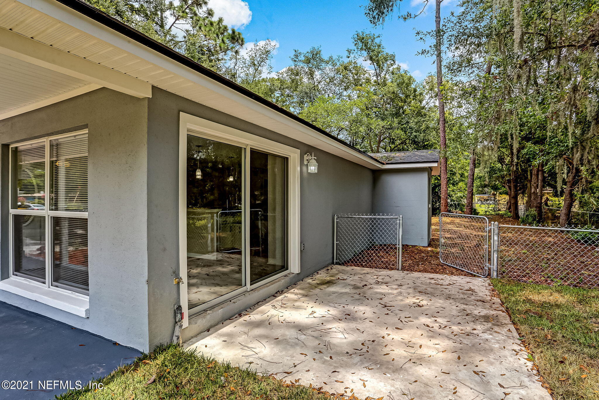 8539 Bermuda Road Jacksonville, FL 32208 - Photo 48 of 48 Outside Dining 2