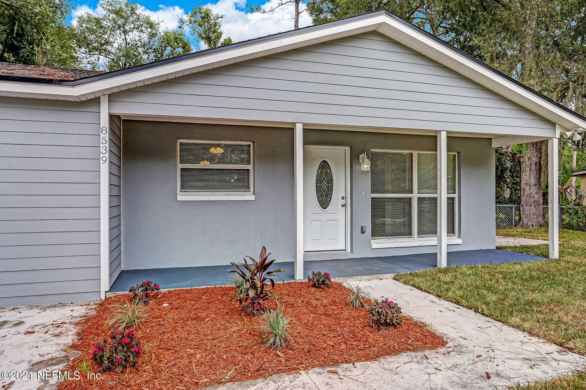 8539 Bermuda Road Jacksonville, FL 32208 - Photo 5 of 48 Let's go in