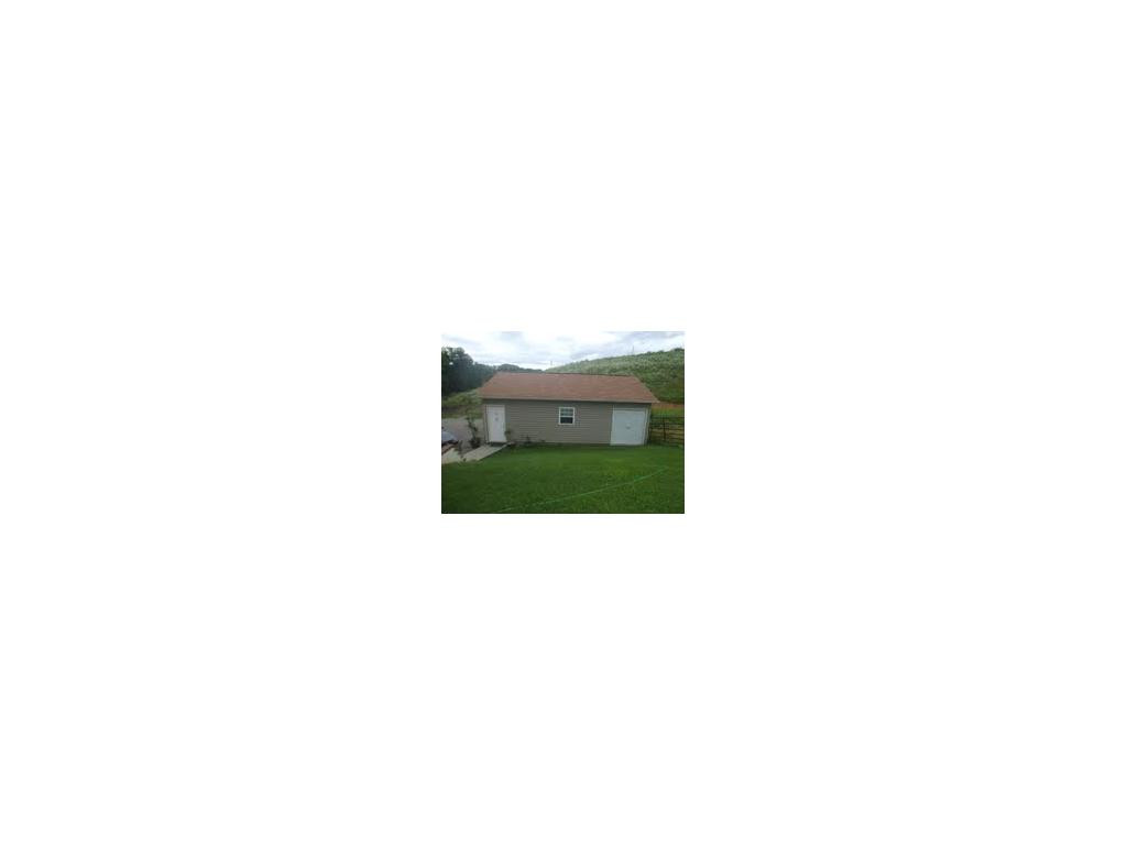 2195 Chimney Top Loop Fall Branch, TN 37656 - Photo 7 of 10 Photo 7