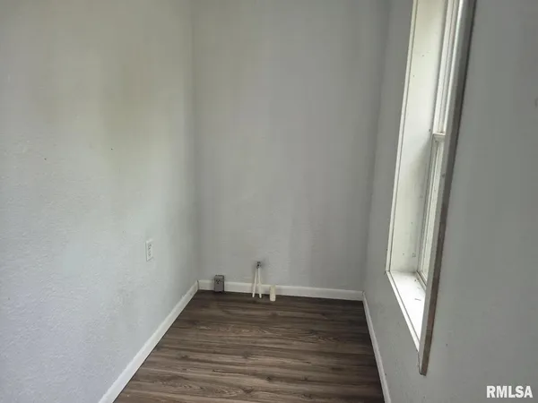 $68,500 | 221 McKinley Street, Hooppole, IL 61258