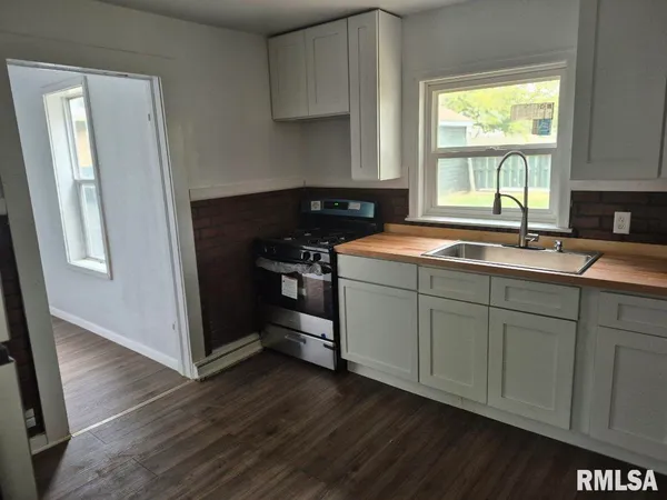 $68,500 | 221 McKinley Street, Hooppole, IL 61258