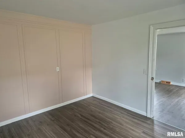 $68,500 | 221 McKinley Street, Hooppole, IL 61258