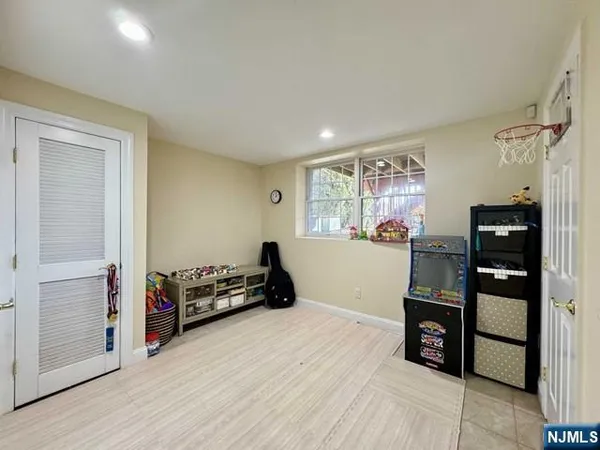 $4,900 | 44 Columbus Drive, Unit A, Tenafly, NJ 07670