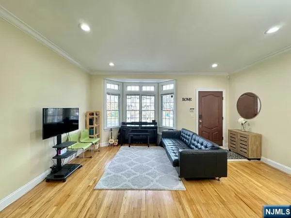 $4,900 | 44 Columbus Drive, Unit A, Tenafly, NJ 07670