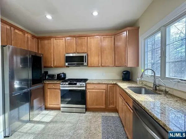$4,900 | 44 Columbus Drive, Unit A, Tenafly, NJ 07670