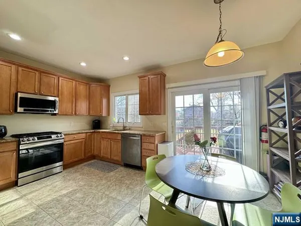 $4,900 | 44 Columbus Drive, Unit A, Tenafly, NJ 07670