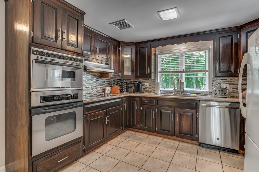 34 Alexandra Road Lynnfield, MA 01940 - Photo 11 of 30 Gallery Image 11