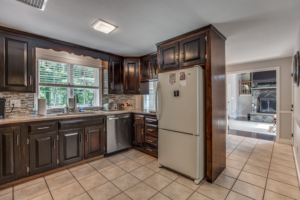 34 Alexandra Road Lynnfield, MA 01940 - Photo 12 of 30 Gallery Image 12