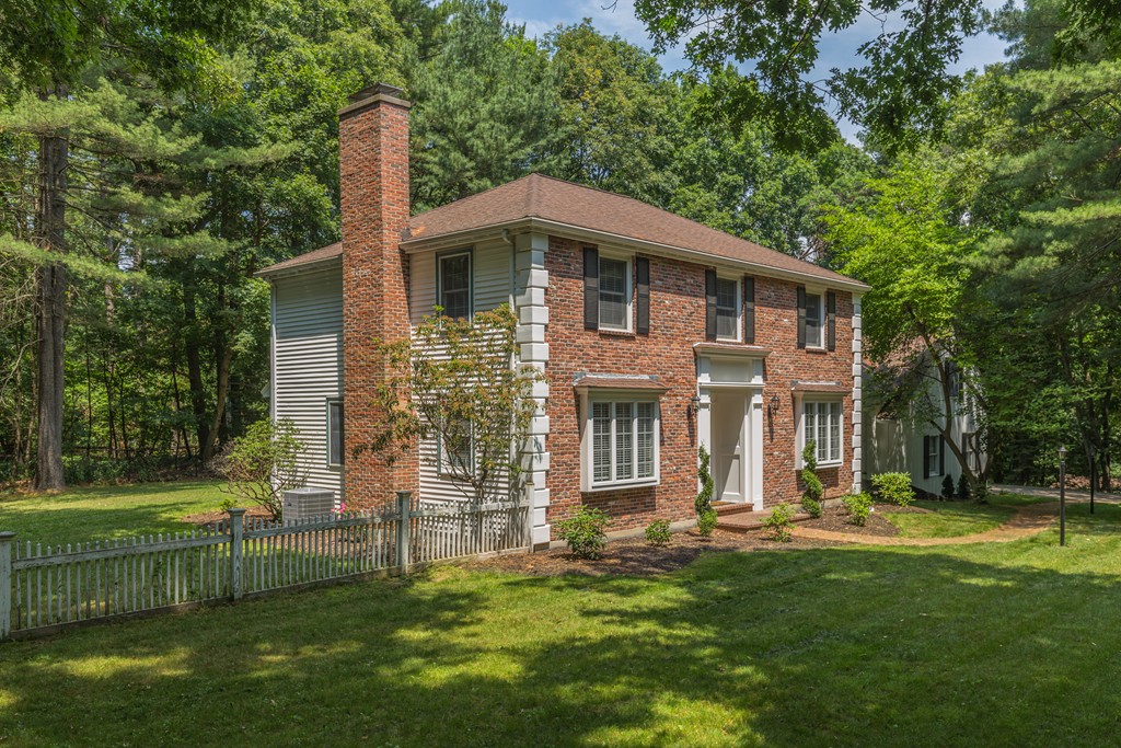 34 Alexandra Road Lynnfield, MA 01940 - Photo 2 of 30 Gallery Image 2