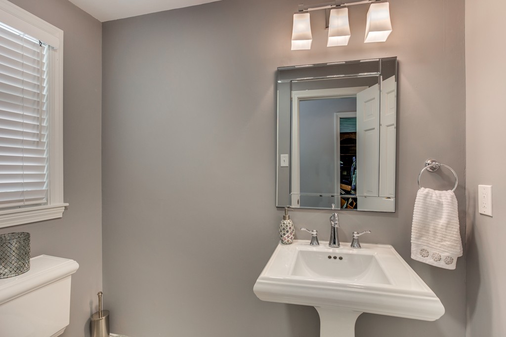 34 Alexandra Road Lynnfield, MA 01940 - Photo 26 of 30 Gallery Image 26