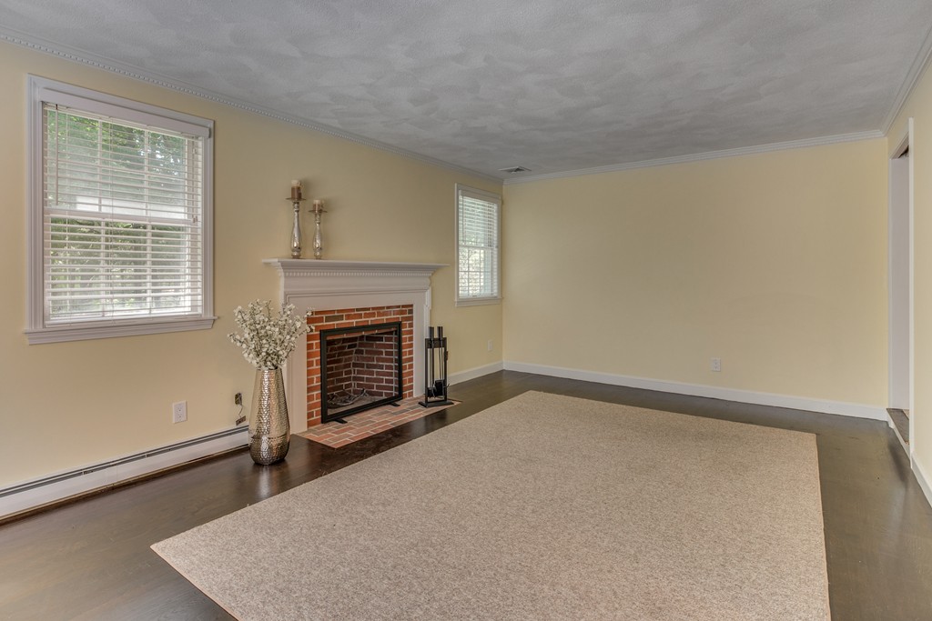 34 Alexandra Road Lynnfield, MA 01940 - Photo 7 of 30 Gallery Image 7