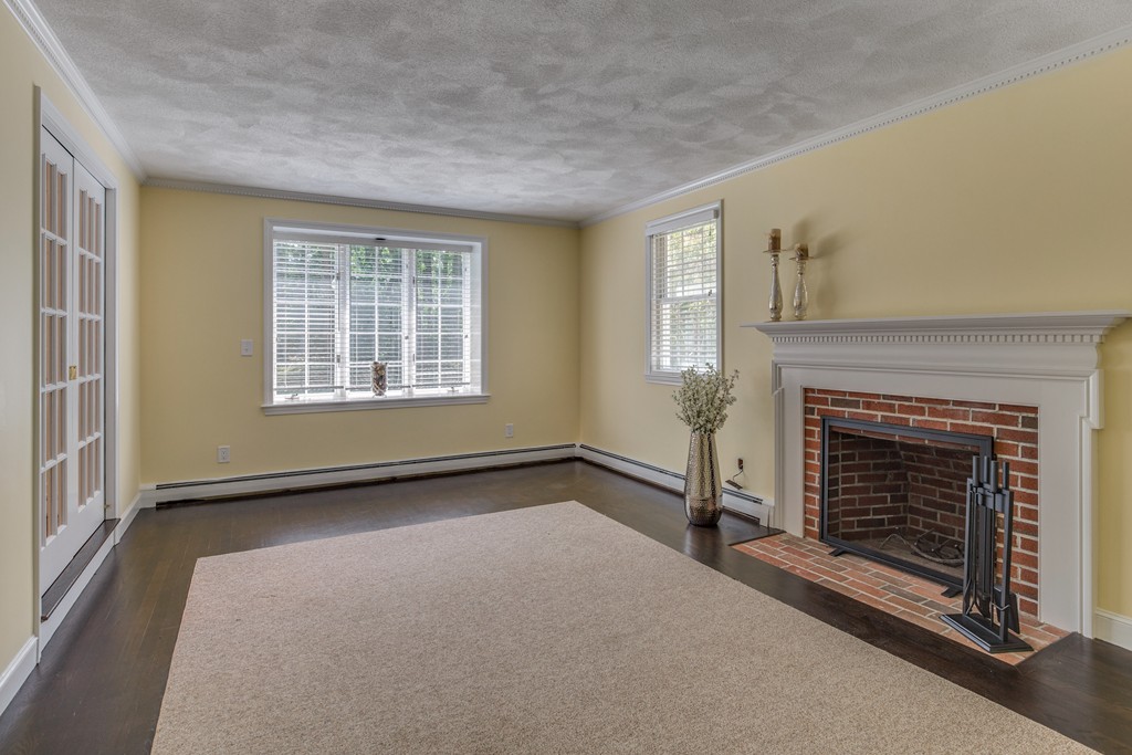 34 Alexandra Road Lynnfield, MA 01940 - Photo 8 of 30 Gallery Image 8