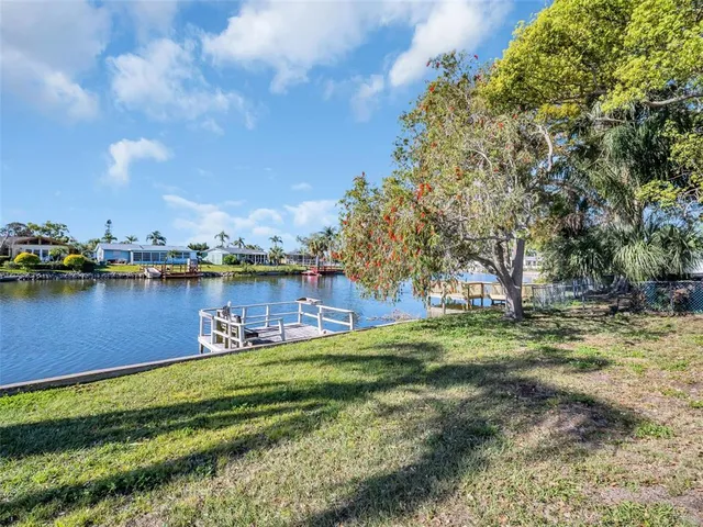 $315,000 | 3814 Sunray Drive, Holiday, FL 34691
