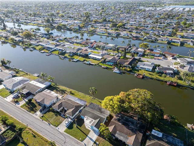 $315,000 | 3814 Sunray Drive, Holiday, FL 34691