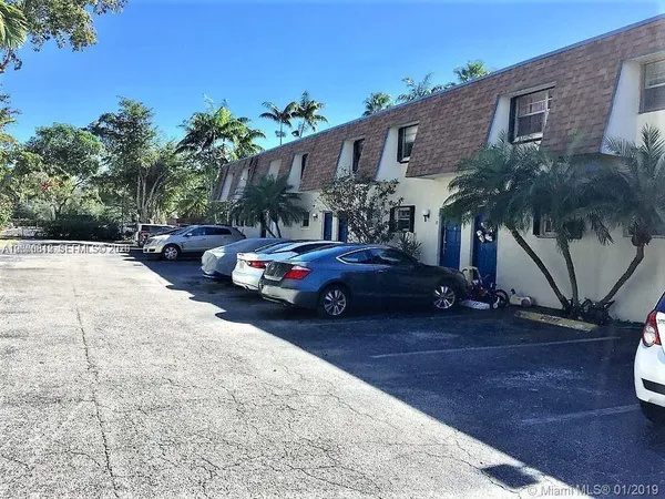 $1,900 | 15385 South Dixie Highway, Unit 22, Palmetto Bay, FL 33157