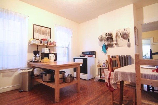 33 Cherry Street Somerville, MA 02144 - Photo 4 of 10