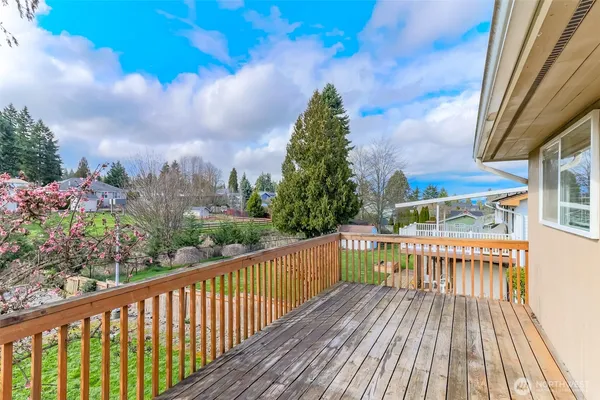 $579,950 | 8520 Woodland Avenue East, Puyallup, WA 98371