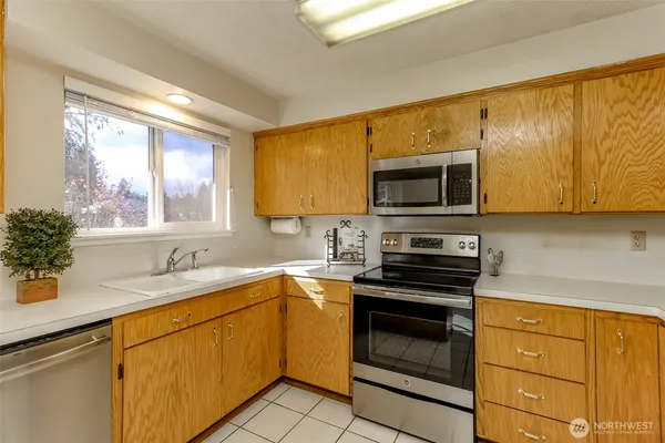 $579,950 | 8520 Woodland Avenue East, Puyallup, WA 98371