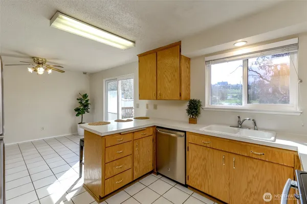 $579,950 | 8520 Woodland Avenue East, Puyallup, WA 98371