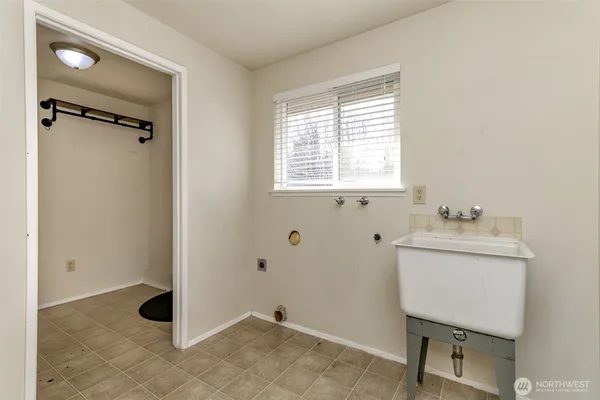 $579,950 | 8520 Woodland Avenue East, Puyallup, WA 98371