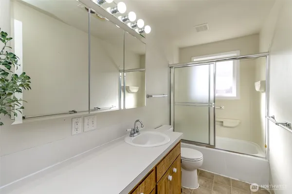 $579,950 | 8520 Woodland Avenue East, Puyallup, WA 98371