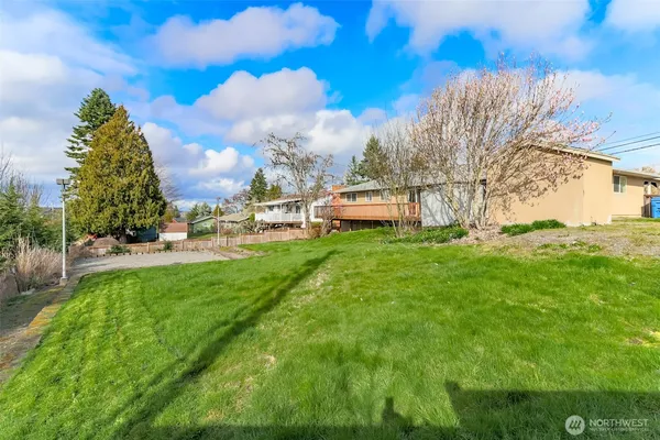 $579,950 | 8520 Woodland Avenue East, Puyallup, WA 98371