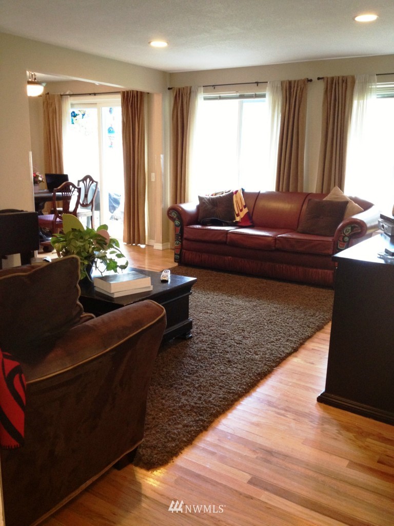 17338 Brook Boulevard Bothell, WA 98012 - Photo 4 of 12