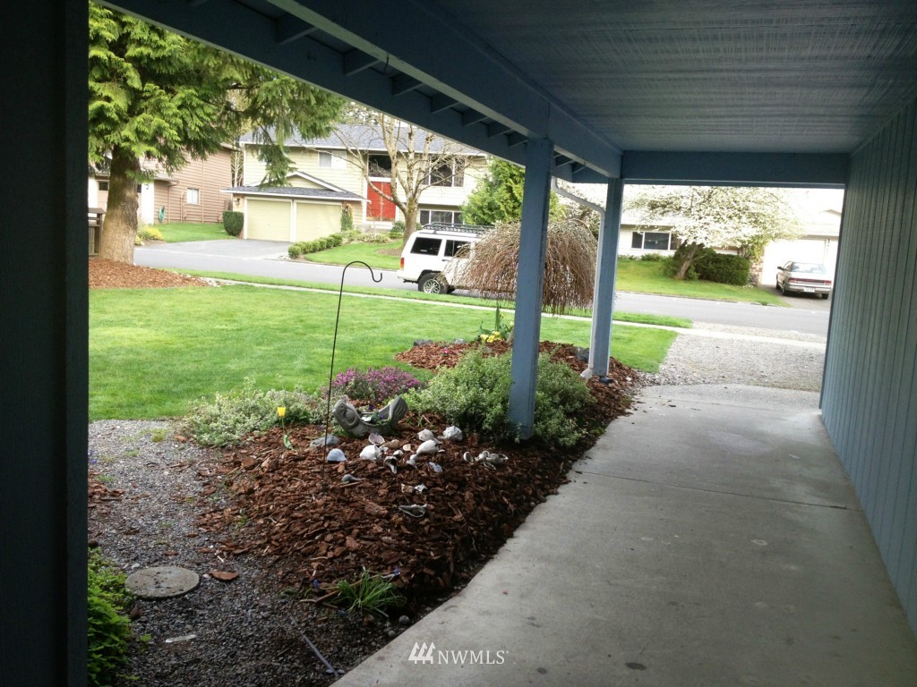 17338 Brook Boulevard Bothell, WA 98012 - Photo 7 of 12