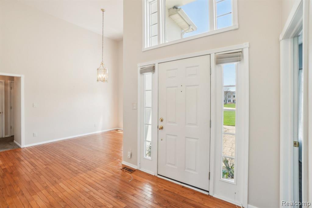 11931 Francesca Court Romeo, MI 48065 - Photo 12 of 69