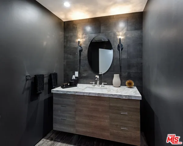 $4,900,000 | 4411 Roma Court, Marina del Rey, CA 90292