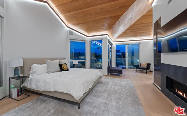 $4,900,000 | 4411 Roma Court, Marina del Rey, CA 90292