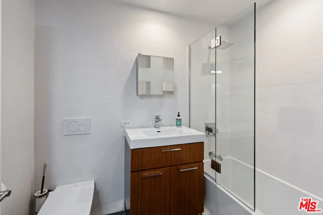 $4,900,000 | 4411 Roma Court, Marina del Rey, CA 90292