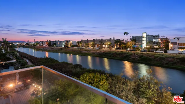 $4,900,000 | 4411 Roma Court, Marina del Rey, CA 90292