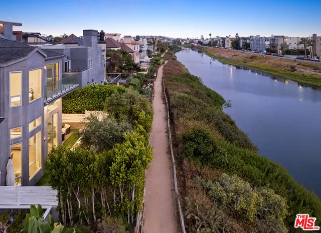 $4,900,000 | 4411 Roma Court, Marina del Rey, CA 90292