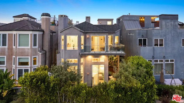 $4,900,000 | 4411 Roma Court, Marina del Rey, CA 90292
