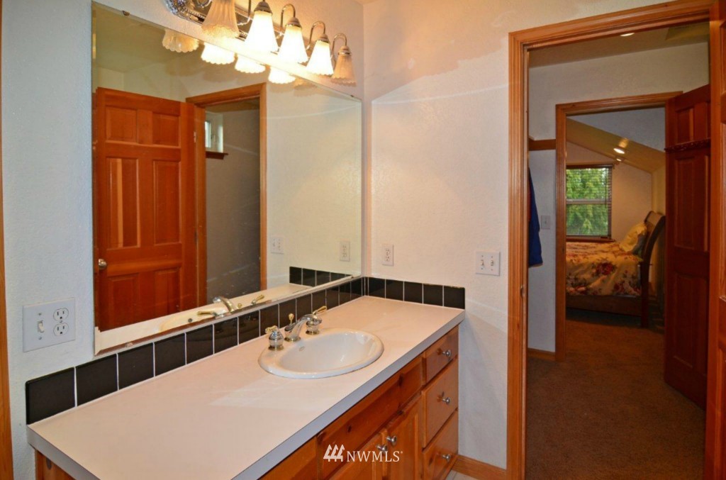 21147 Michigan Hill Road Southwest Rochester, WA 98579 - Photo 12 of 15