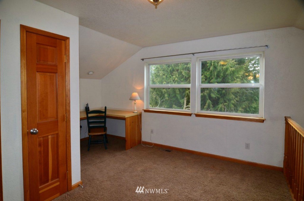 21147 Michigan Hill Road Southwest Rochester, WA 98579 - Photo 13 of 15