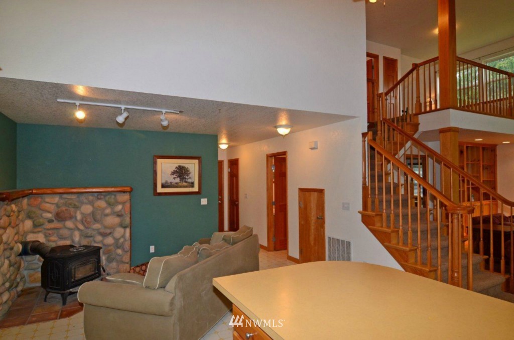 21147 Michigan Hill Road Southwest Rochester, WA 98579 - Photo 6 of 15