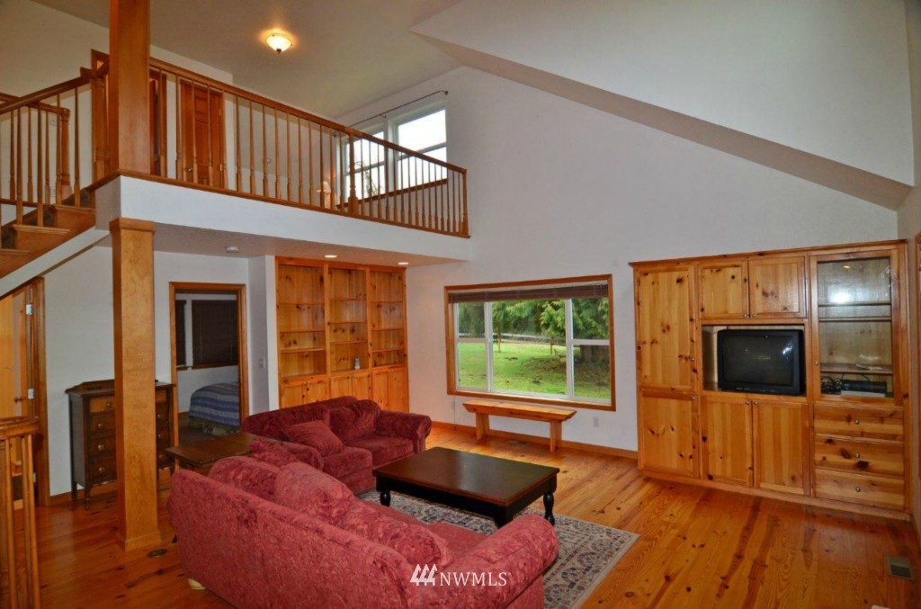 21147 Michigan Hill Road Southwest Rochester, WA 98579 - Photo 7 of 15