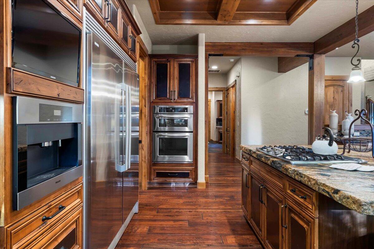 56184 Sable Rock Loop Bend, OR 97707 - Photo 22 of 72 Kitchen Aid micro/convection and lower oven