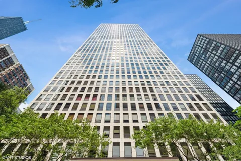 $485,000 | 260 East Chestnut Street, Unit 3204, Chicago, IL 60611