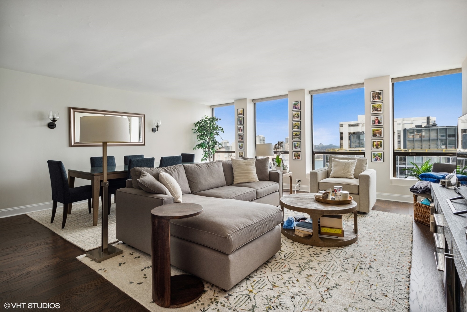 260 East Chestnut Street, Unit 3204 Chicago, IL 60611 - Photo 2 of 15