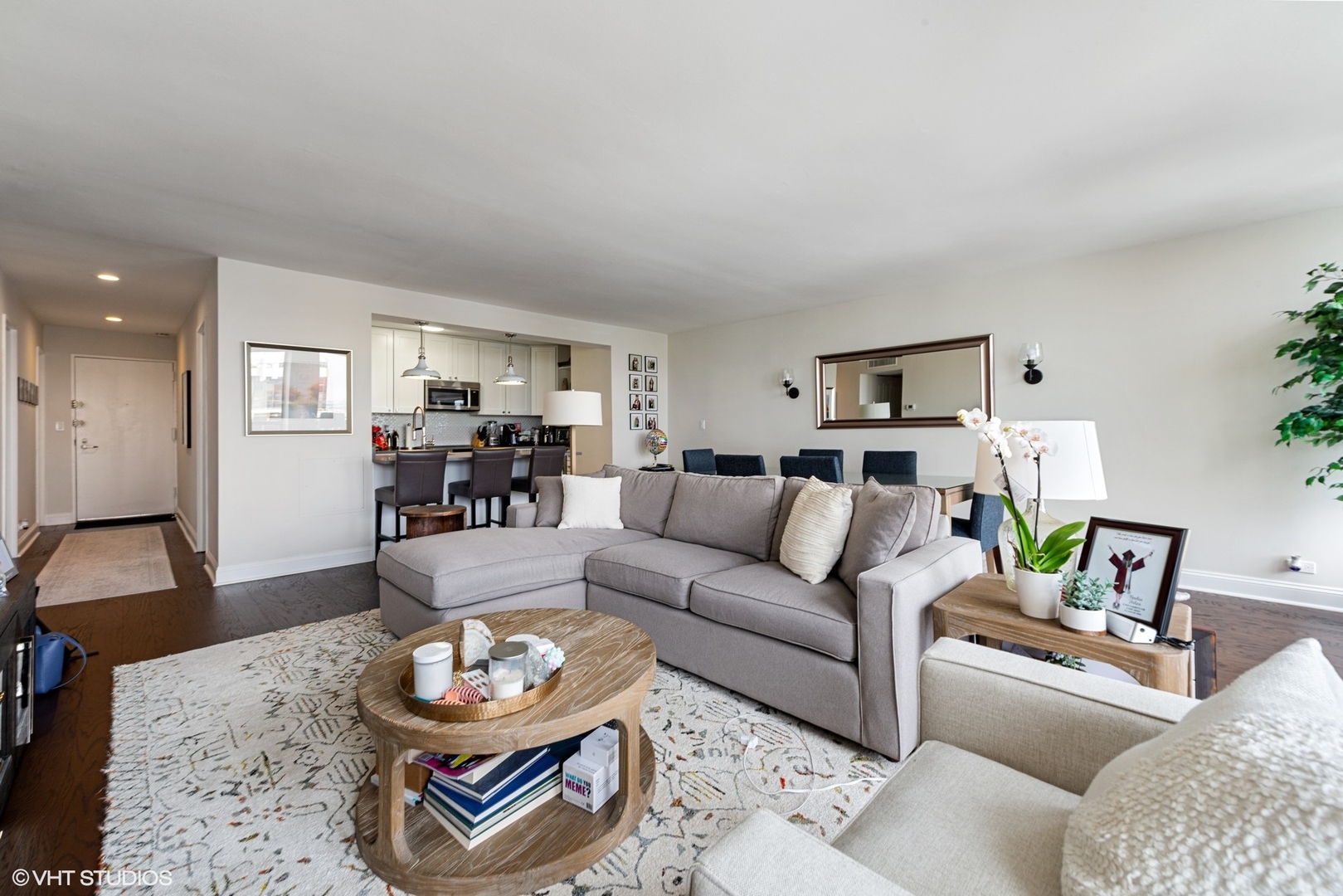 260 East Chestnut Street, Unit 3204 Chicago, IL 60611 - Photo 5 of 15